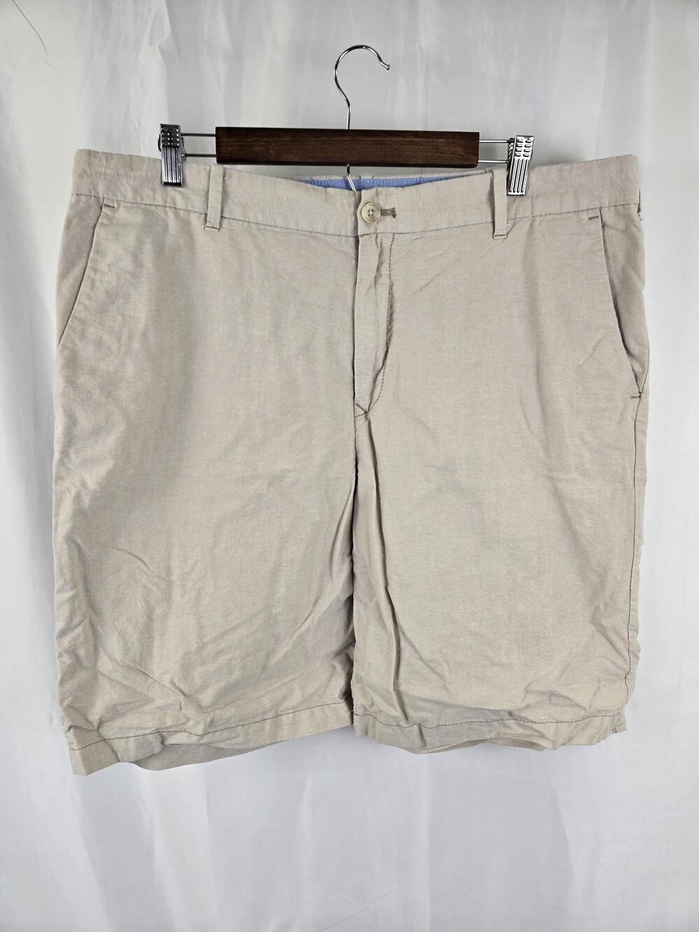 IZOD Shorts Mens 38 Beige Chino Flat Front 100% Cotton Casual Summer Golf